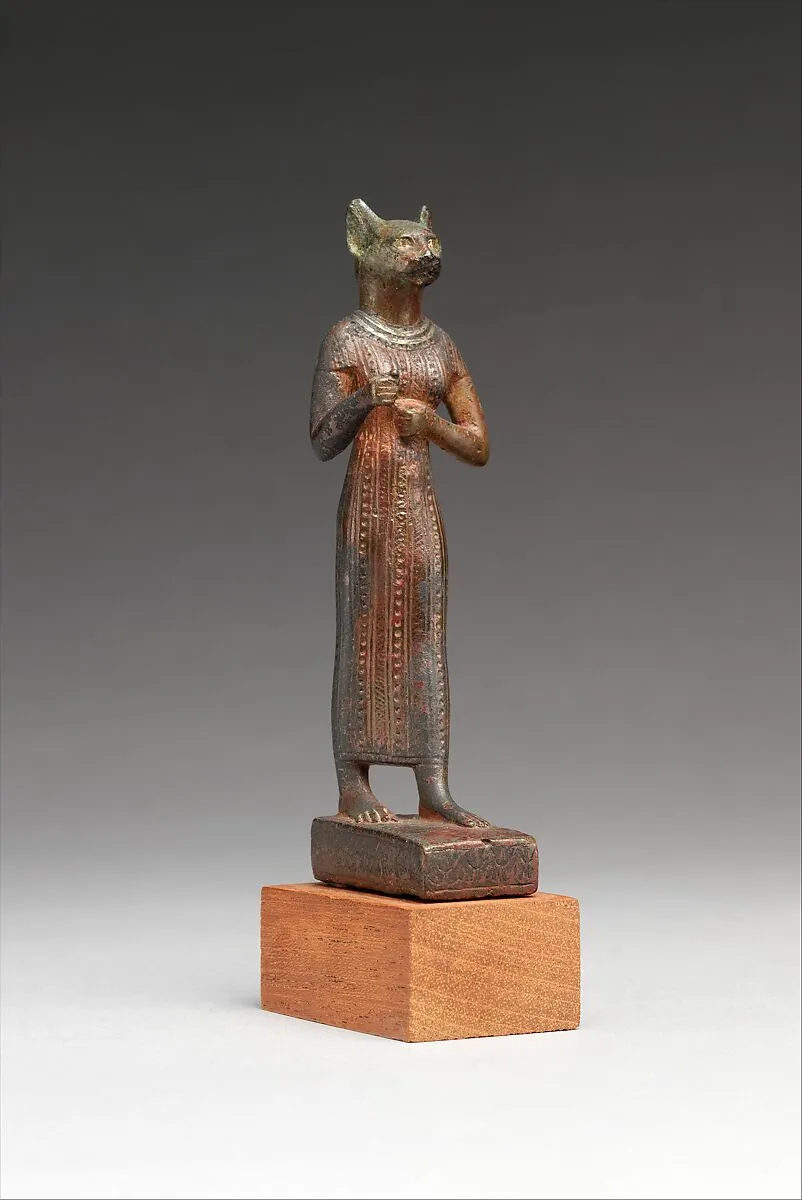 Bastet bronz heykel ön görünüm - Antik Mısır